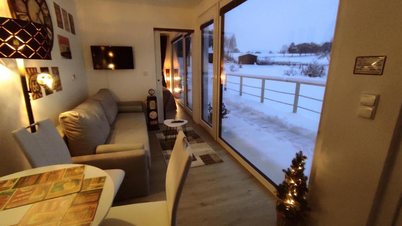 Ranch 66 - Moderni Tiny House Black Swallow Ve Stylu Route 66 Se Saunou A Bazenem Trsice Exterior photo