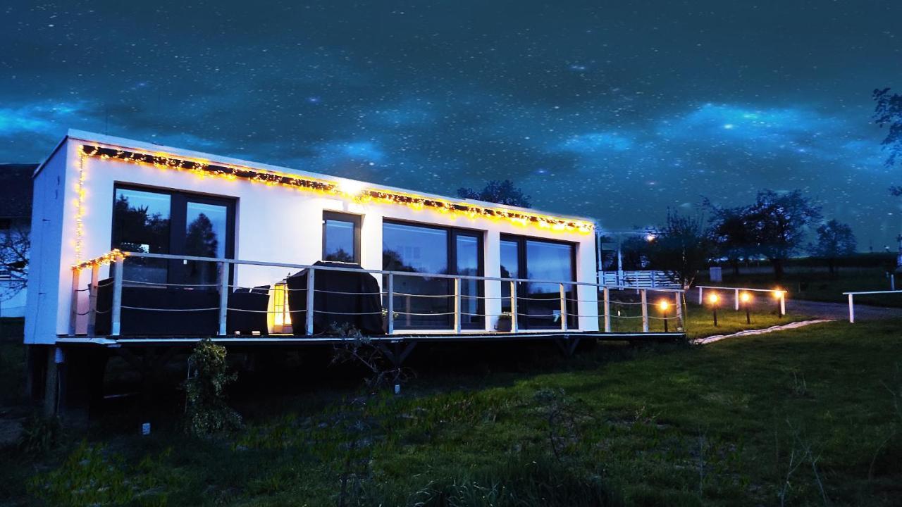 Ranch 66 - Moderni Tiny House Black Swallow Ve Stylu Route 66 Se Saunou A Bazenem Trsice Exterior photo